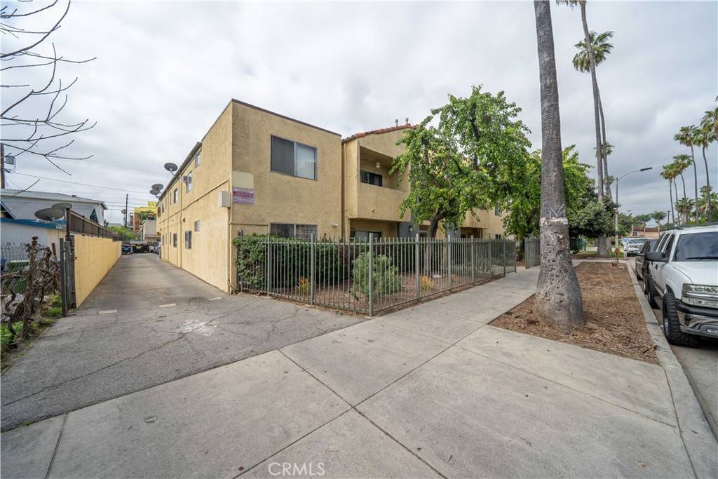 Van Nuys, CA 91411,14814 Erwin ST