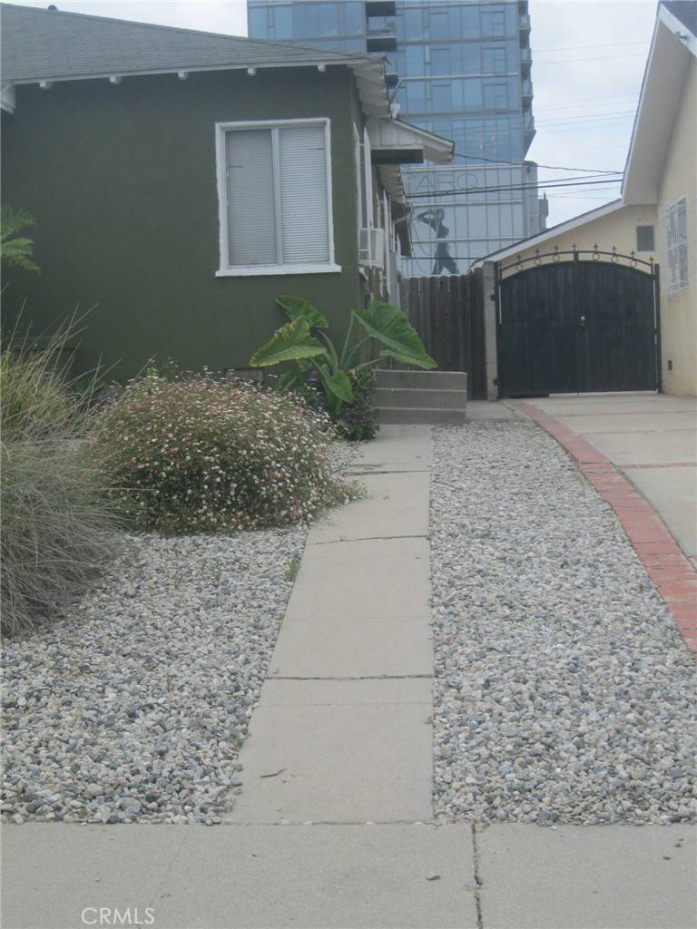 Los Angeles, CA 90016,2927 S Genesee AVE