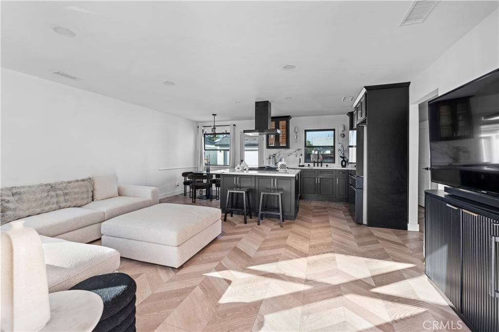 Pico Rivera, CA 90660,9753 Sunglow ST