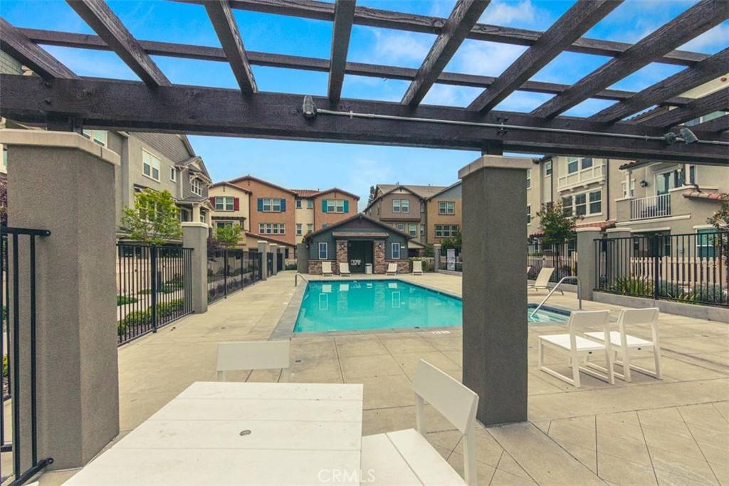 Fillmore, CA 93015,578 Apricot lane