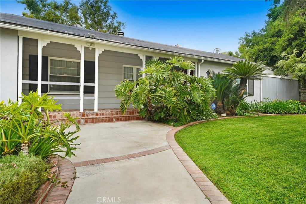 Granada Hills, CA 91344,10915 White Oak AVE
