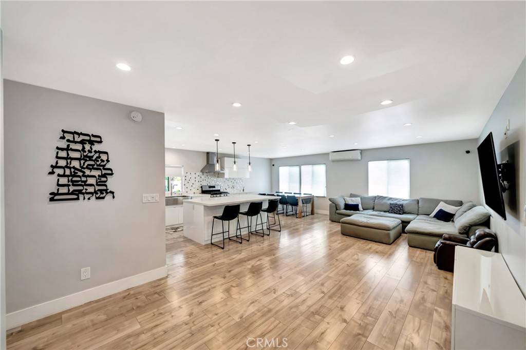 Calabasas, CA 91302,23777 Mulholland Hwy SPC 153