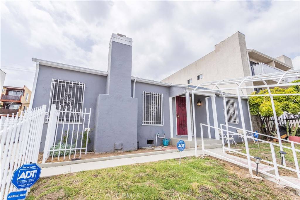 Los Angeles, CA 90029,901 N Alexandria AVE