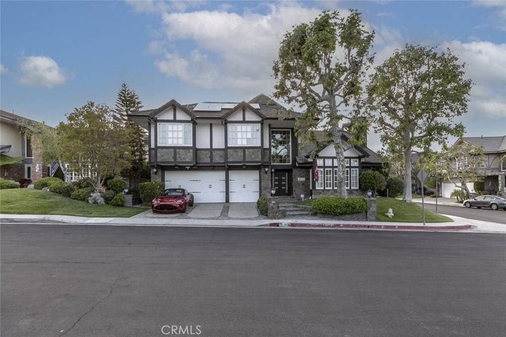Woodland Hills, CA 91367,6037 Little Oak LN