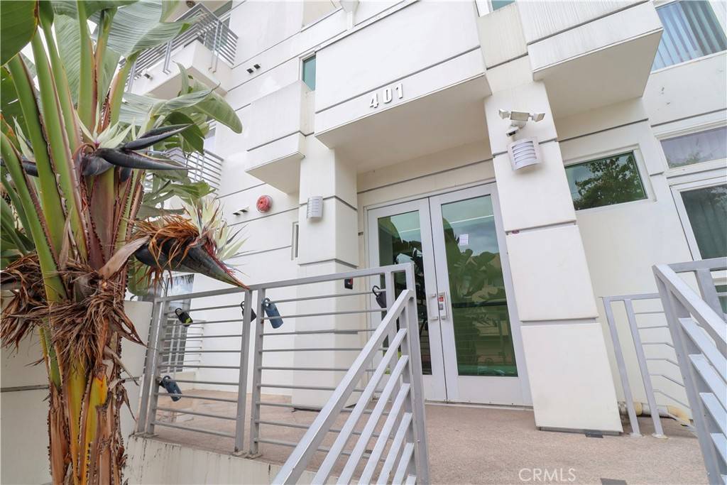 Los Angeles, CA 90004,401 N Serrano AVE #204