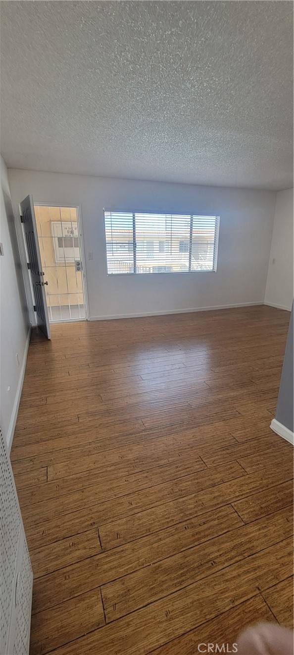 Hawthorne, CA 90250,4370 W 141 ST