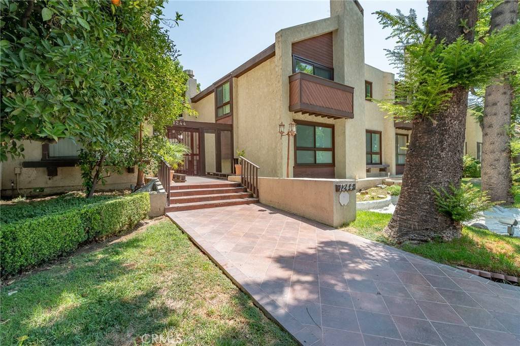 Glendale, CA 91202,1244 Valley View RD #130