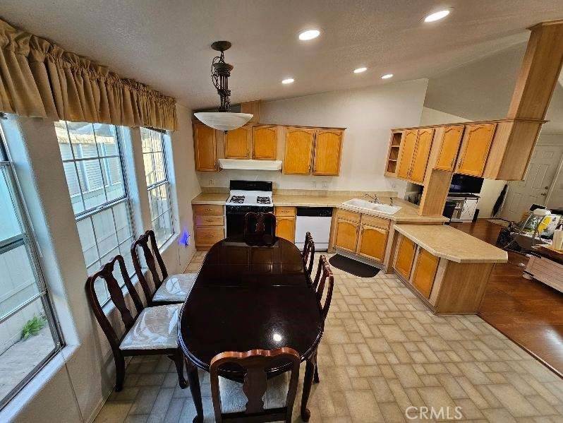 Paramount, CA 90723,7101 Rosecrans AVE #12