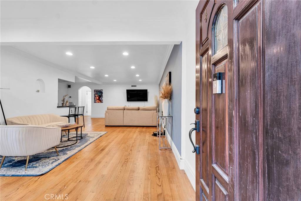 Sherman Oaks, CA 91403,14934 Dickens ST #4