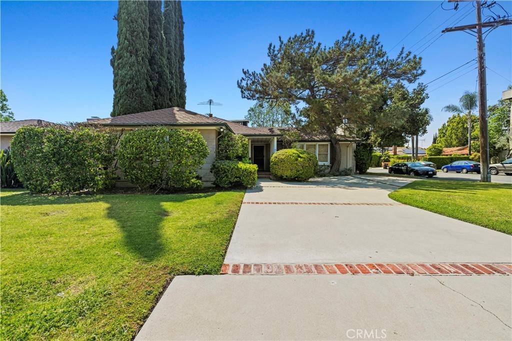 Sherman Oaks, CA 91423,4955 Woodman Ave.