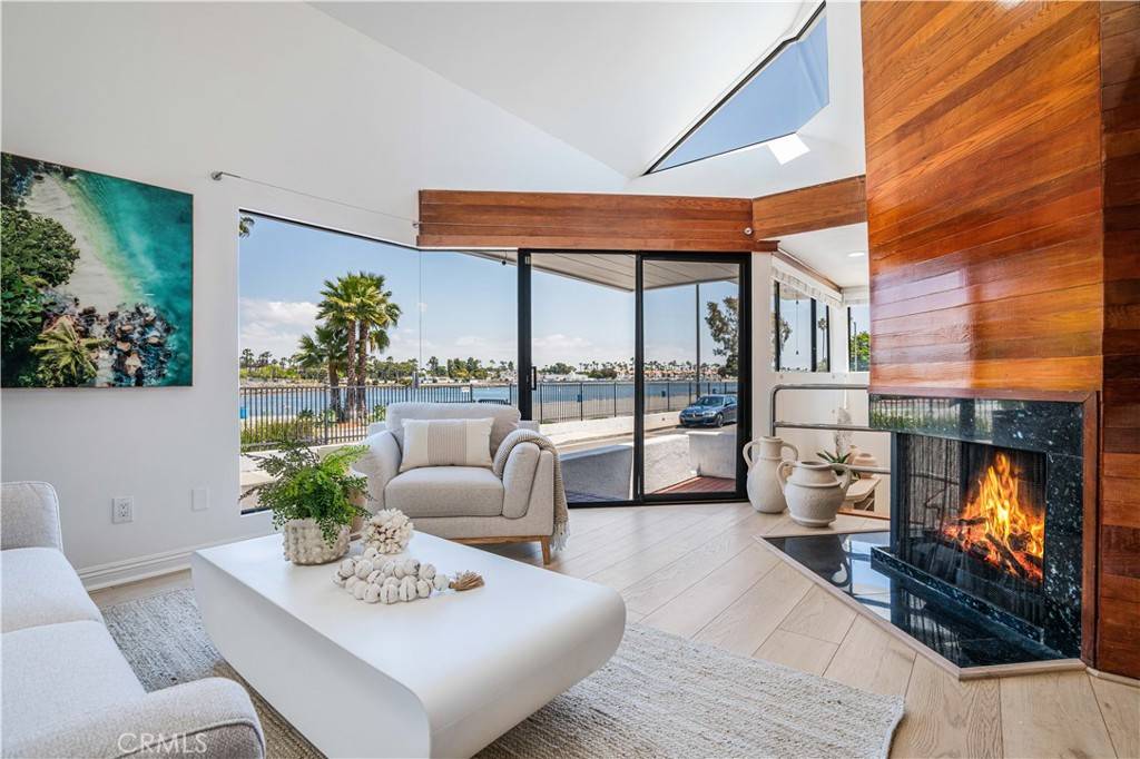 Long Beach, CA 90803,383 Marina Park LN
