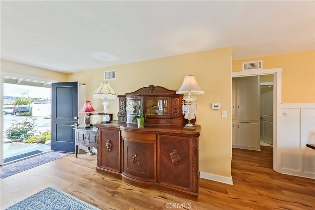 San Clemente, CA 92672,249 Monte #8