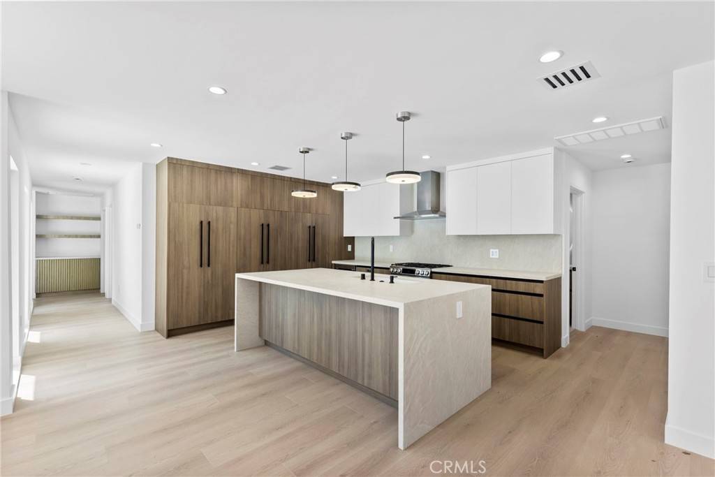 Tarzana, CA 91356,5903 Donna AVE