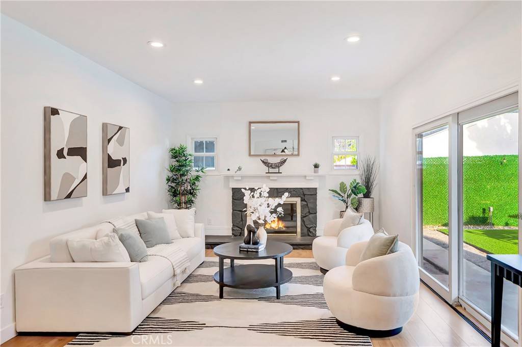 Winnetka, CA 91306,20742 Lull ST