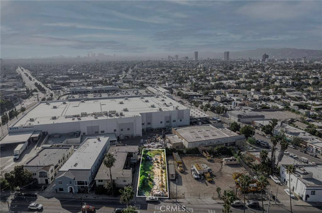 Los Angeles, CA 90019,1327 West BLVD
