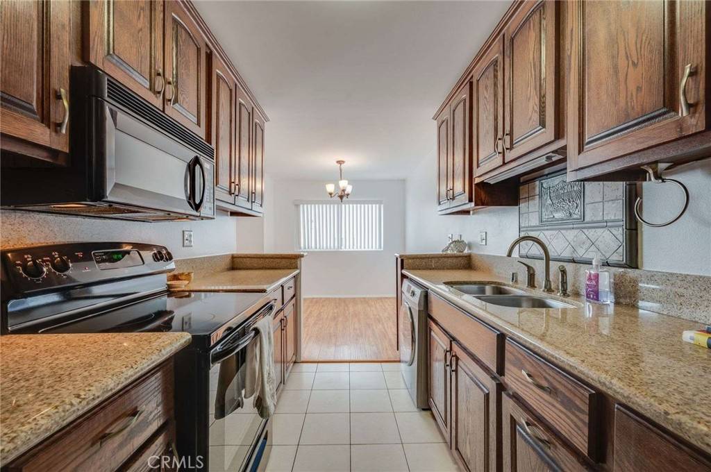 Encino, CA 91316,5400 Newcastle AVE #56