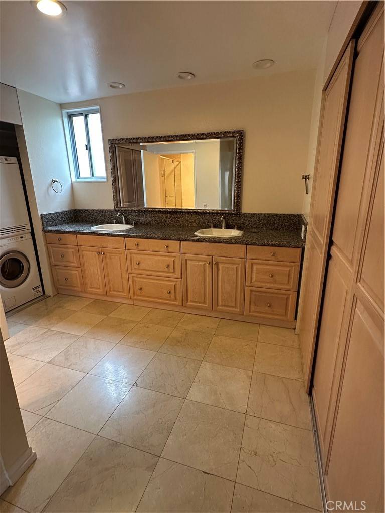 Encino, CA 91316,5301 Balboa BLVD #P3
