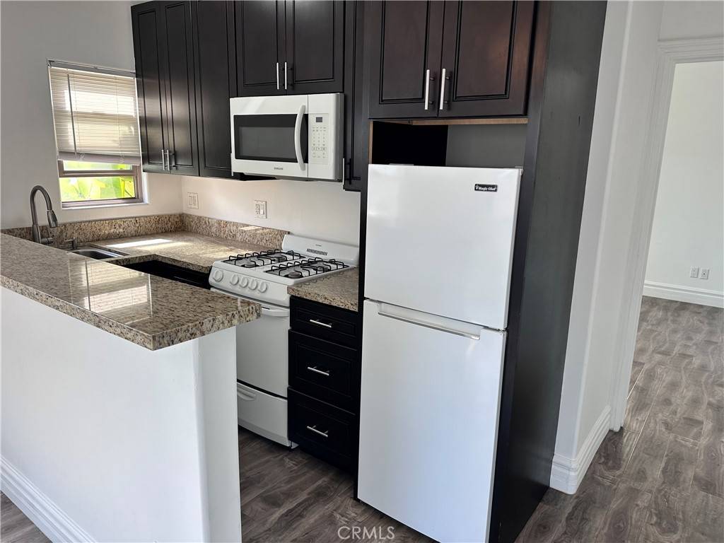 Los Angeles, CA 90019,1265 S Cloverdale Ave #1/2