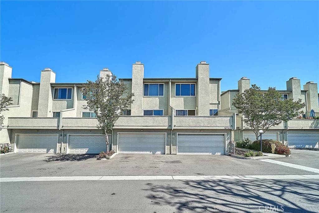 Granada Hills, CA 91344,15782 Midwood DR #2