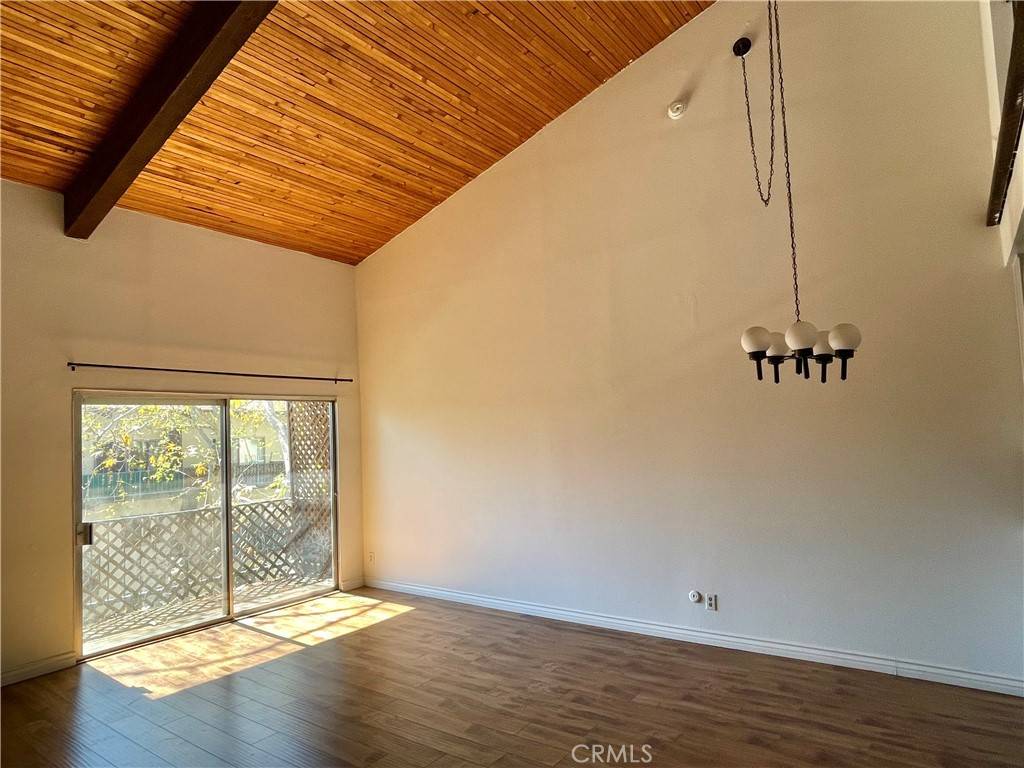 Encino, CA 91316,5460 White Oak AVE #C313