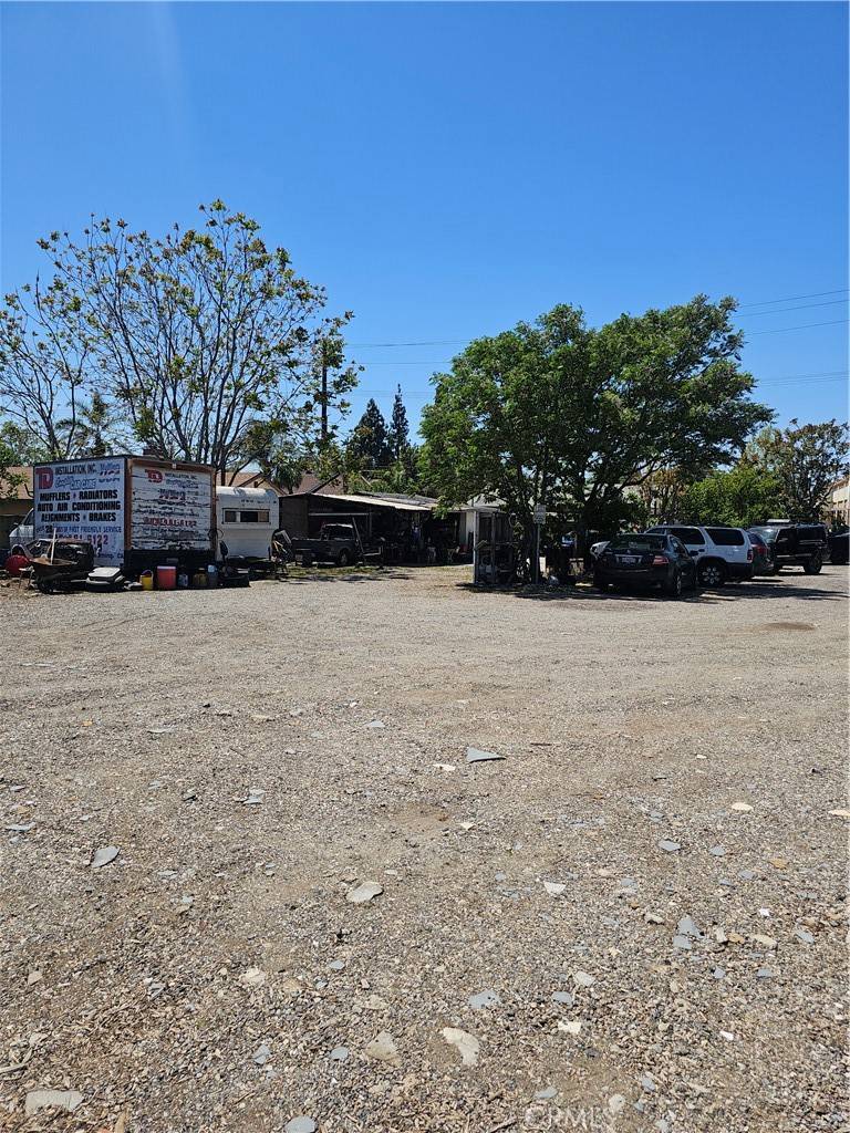 Fontana, CA 92336,7353 Citrus AVE