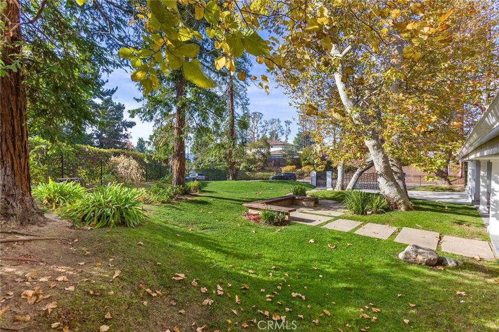 Woodland Hills, CA 91364,4752 Del Moreno DR