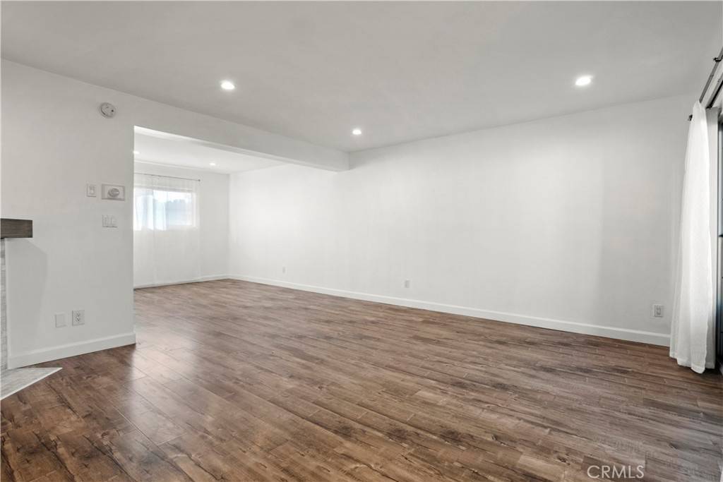 Tarzana, CA 91356,18550 Hatteras ST #111