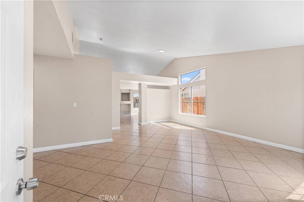 Lancaster, CA 93535,2113 Cypress ST