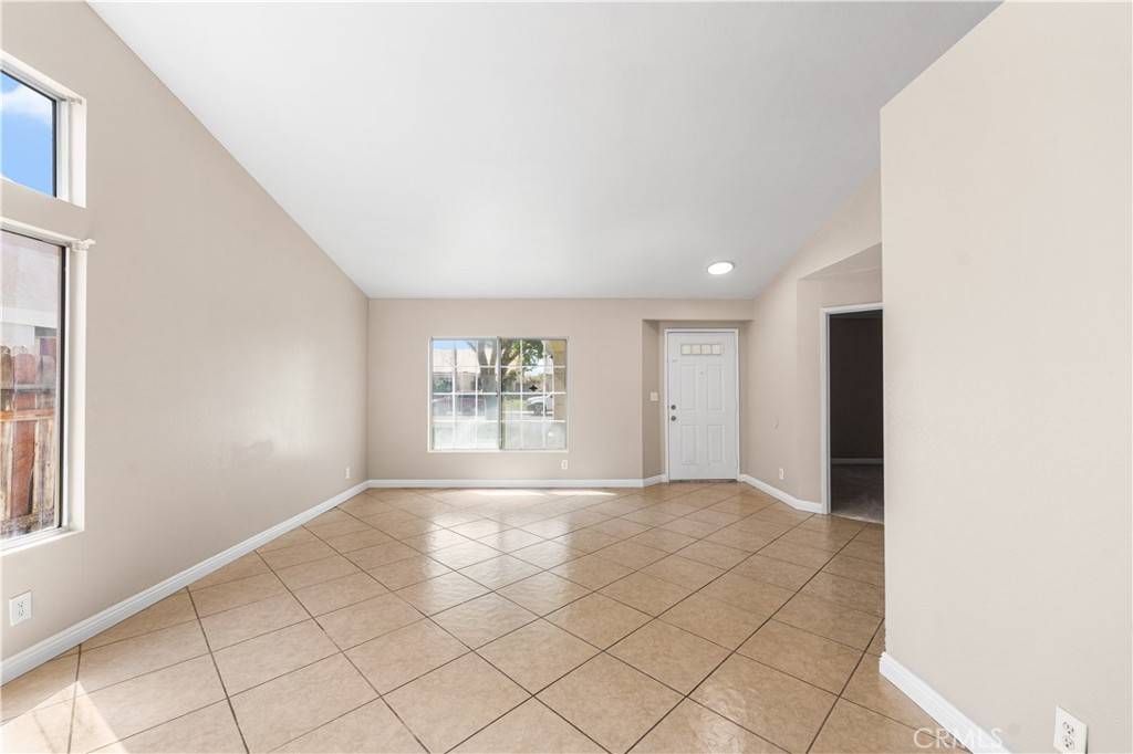 Lancaster, CA 93535,2113 Cypress ST