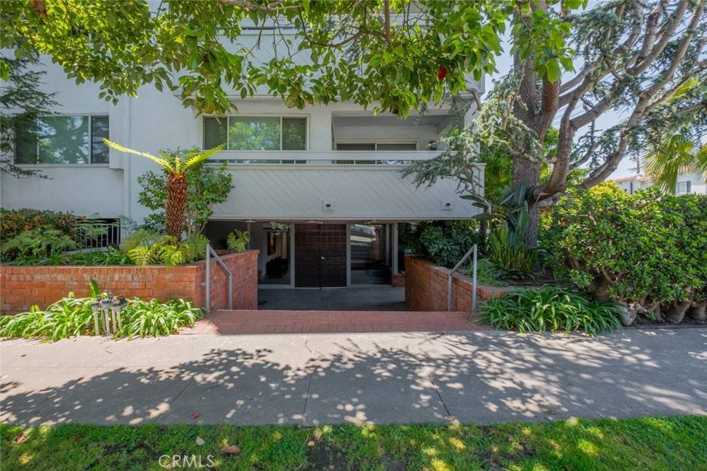 Santa Monica, CA 90403,930 California AVE #105