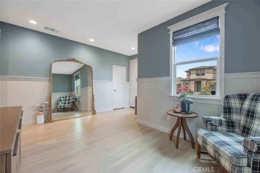 Saugus, CA 91350,18147 Jupiter LN