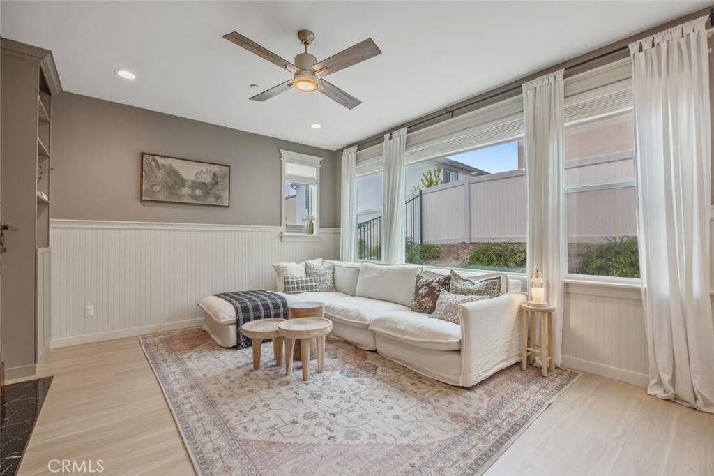 Saugus, CA 91350,18147 Jupiter LN