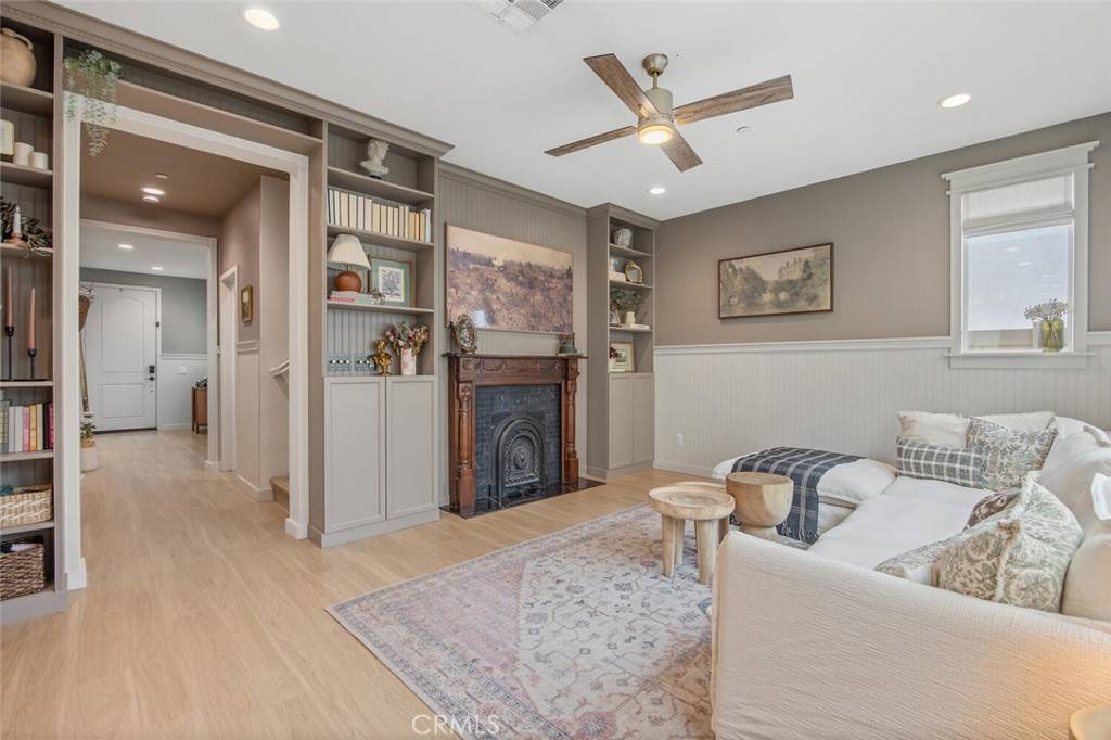 Saugus, CA 91350,18147 Jupiter LN