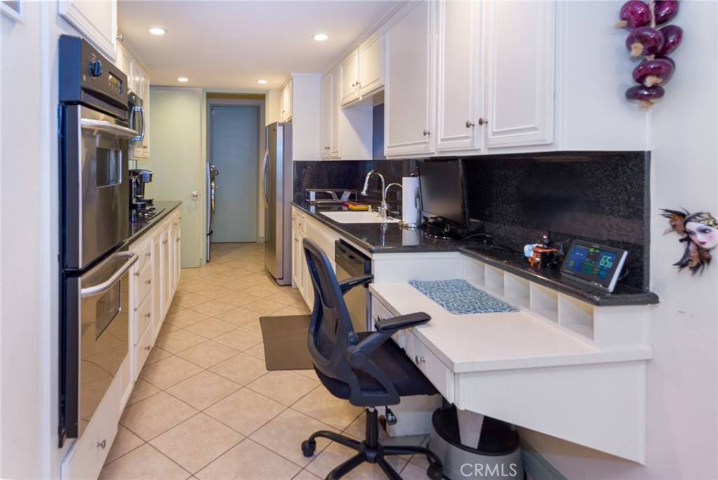 Encino, CA 91316,5340 Yarmouth AVE #207