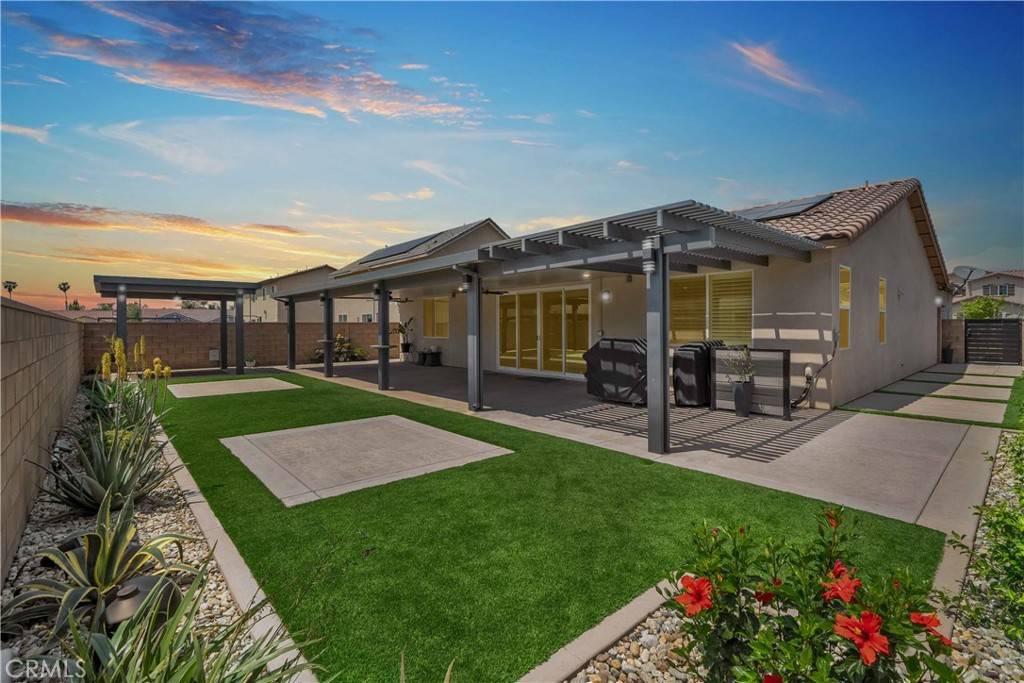Jurupa Valley, CA 92509,9056 Black Thorn ST