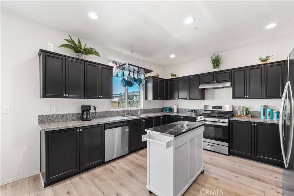 Rosamond, CA 93560,2436 Lugar Bonito CT