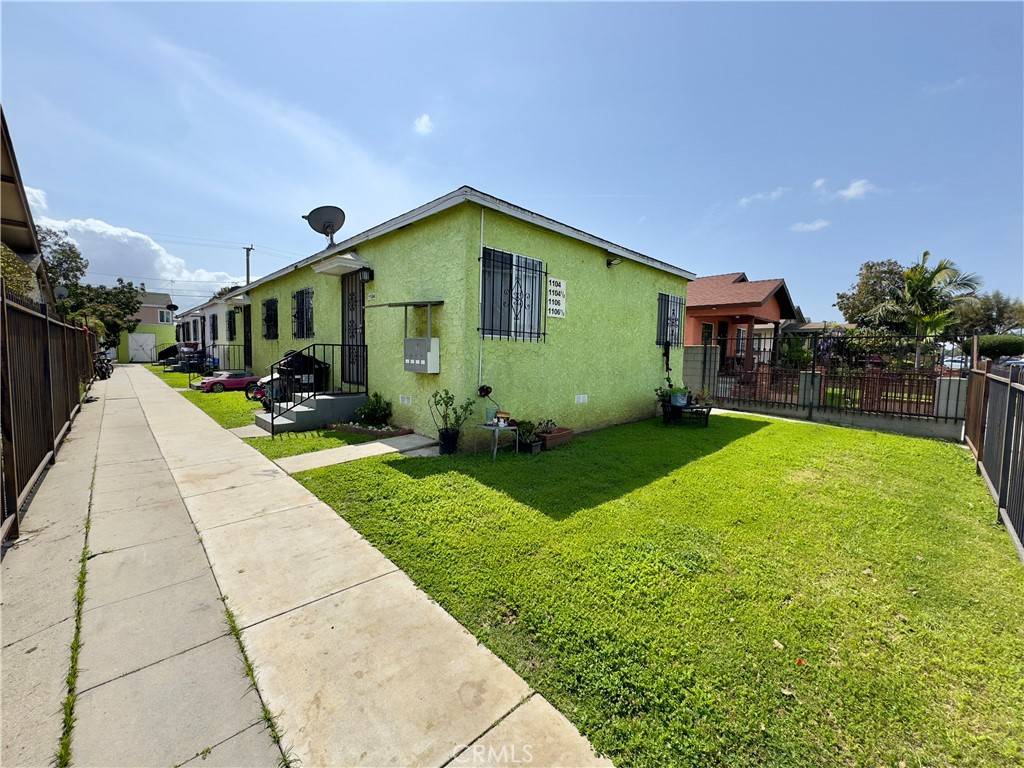 Los Angeles, CA 90044,1104 W 87th ST