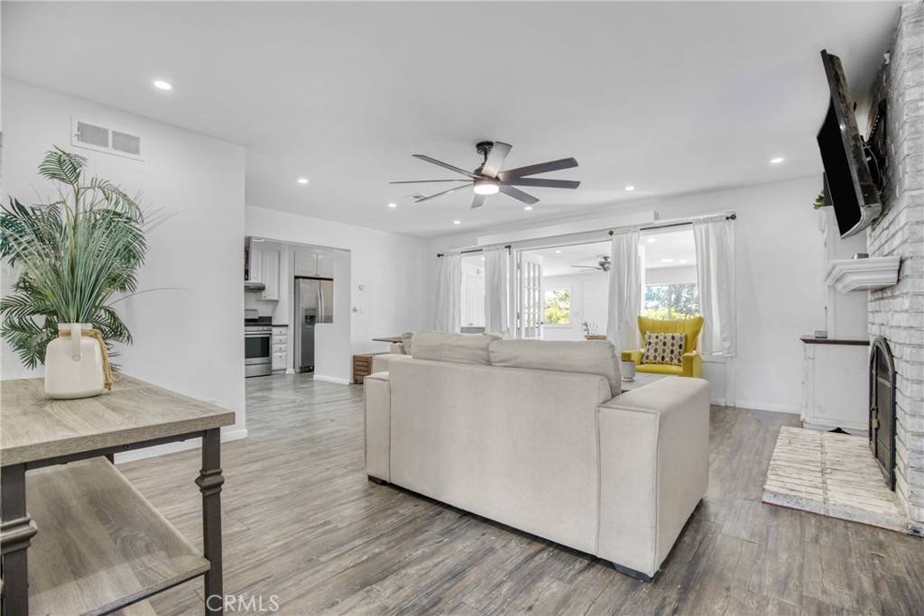 West Hills, CA 91304,23016 Saticoy ST