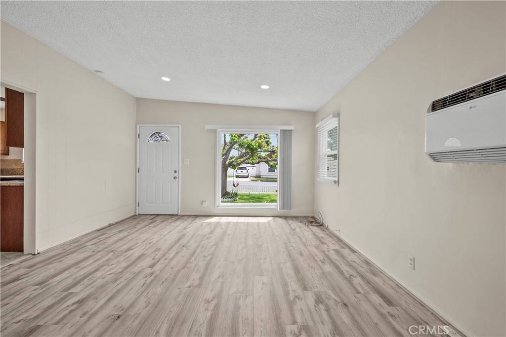 San Fernando, CA 91340,941 N Brand BLVD