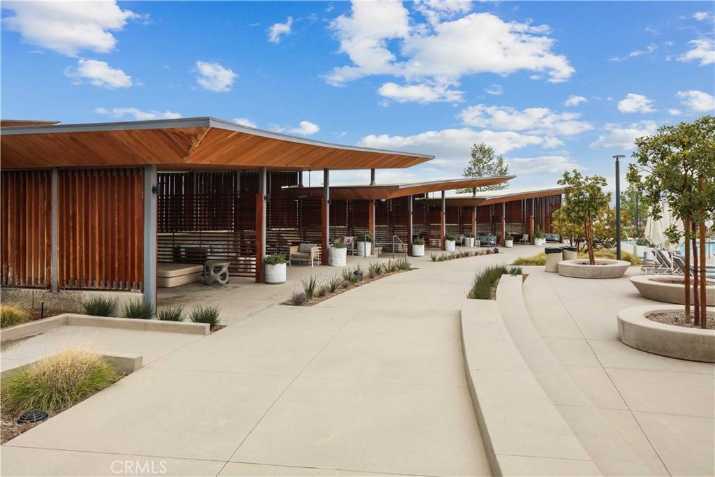 Valencia, CA 91381,26973 Prospector RD #203