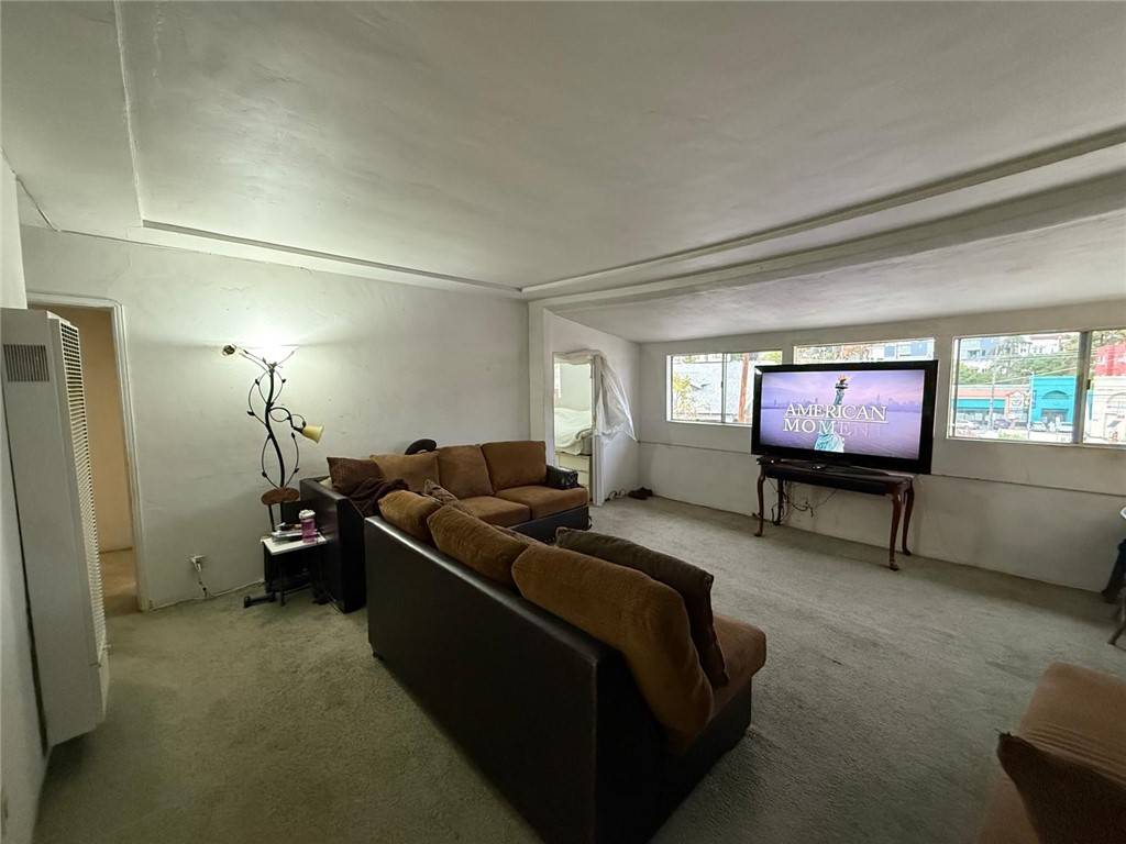 Los Angeles, CA 90026,1380 Allison AVE