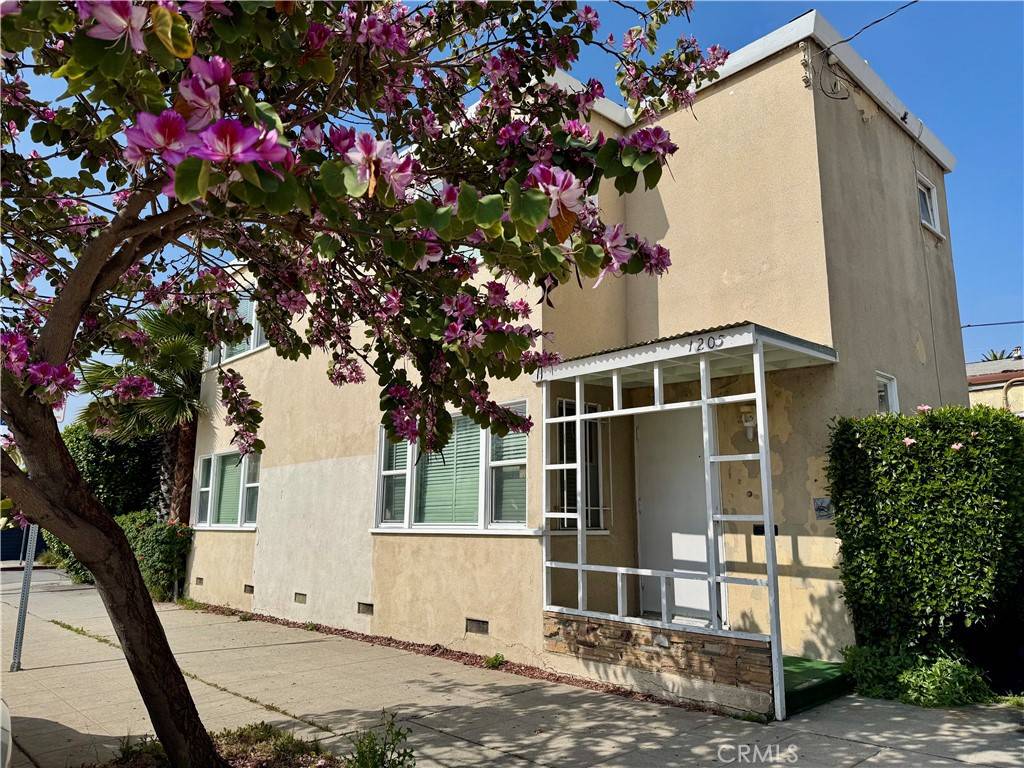 Los Angeles, CA 90038,1205 Cole AVE