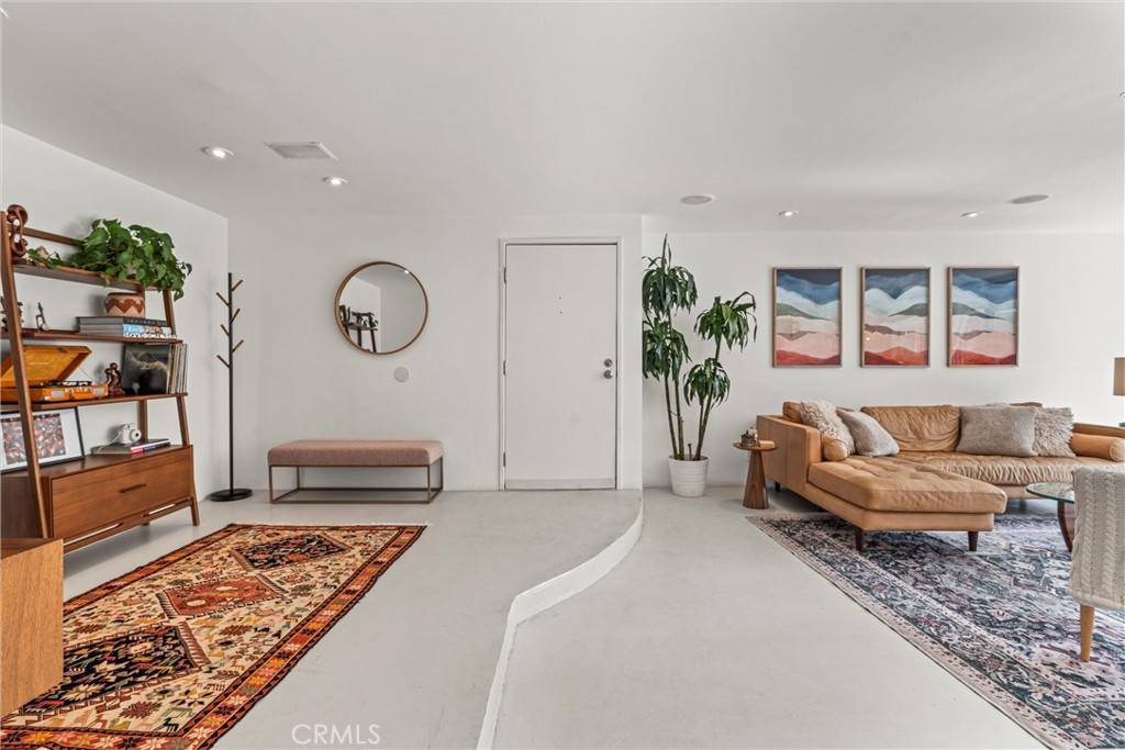 West Hollywood, CA 90069,1230 Horn #101
