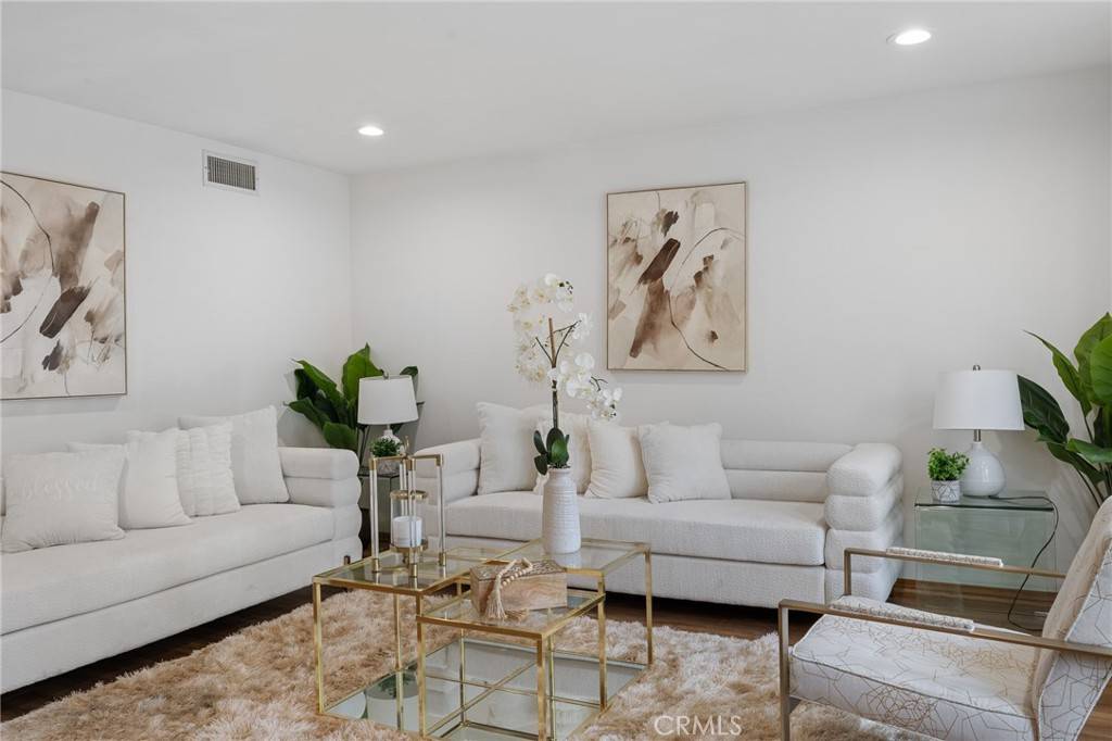Sunland, CA 91040,10703 Wheatland AVE