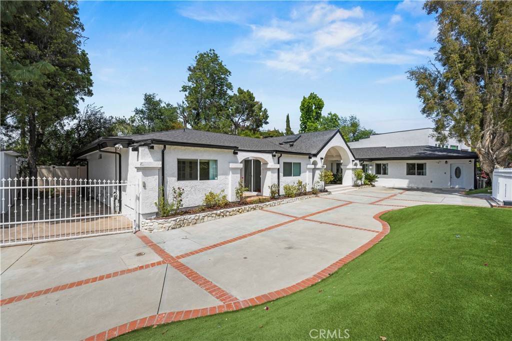 Encino, CA 91316,4250 Louise AVE