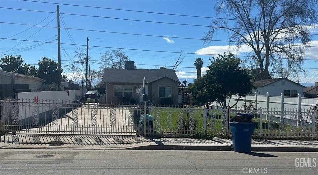 Bakersfield, CA 93305,621 Columbus ST
