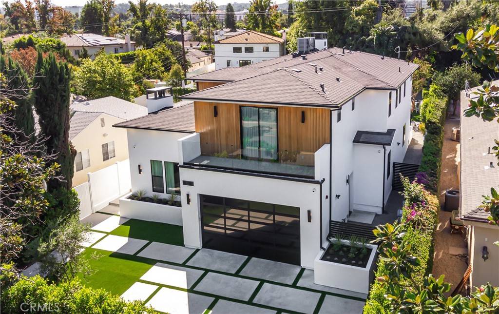 Encino, CA 91436,16706 Magnolia BLVD