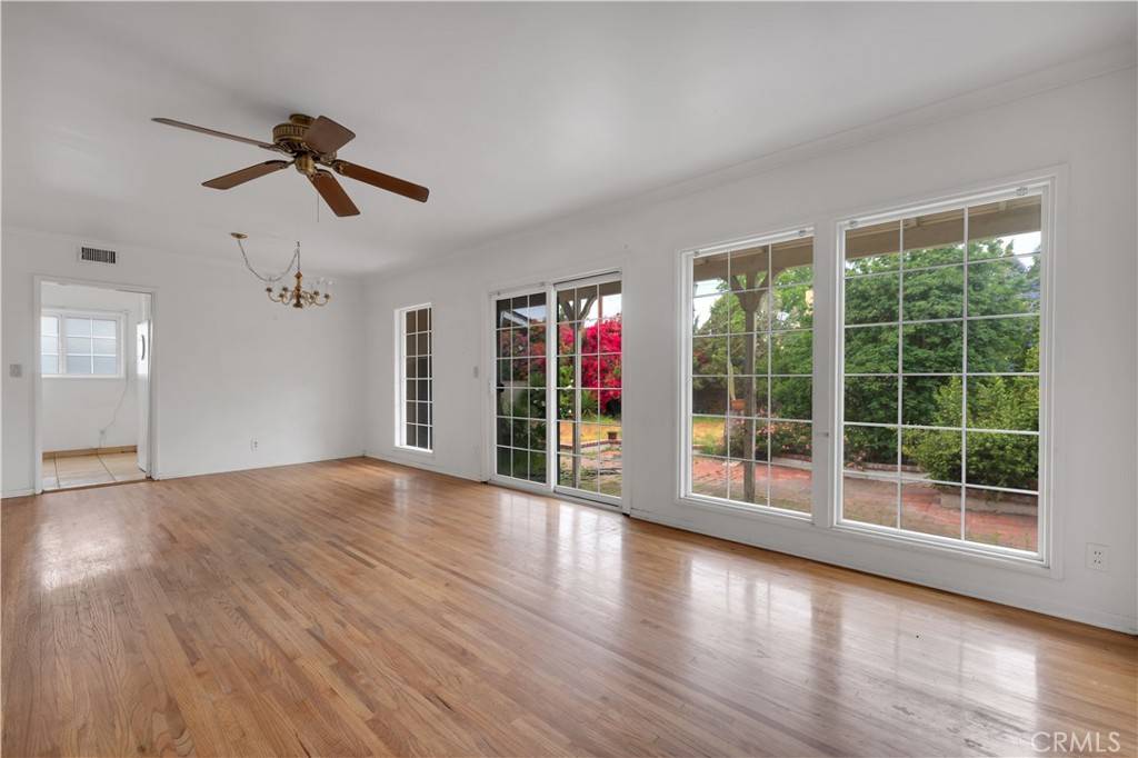 13449 Stagg ST Panorama City, CA 91402
