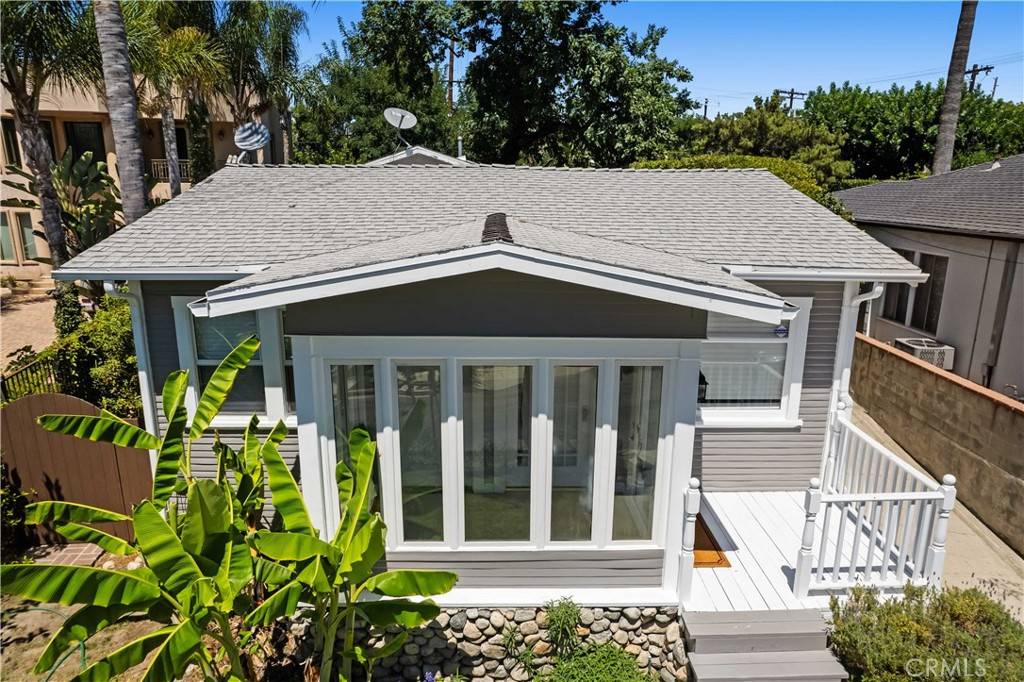 Toluca Lake, CA 91602,10633 Chiquita ST