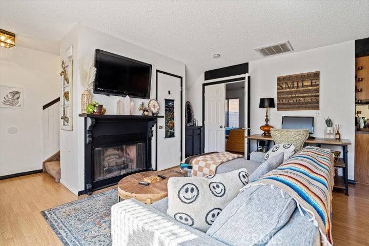 Lancaster, CA 93536,2129 El Domingo CIR #19